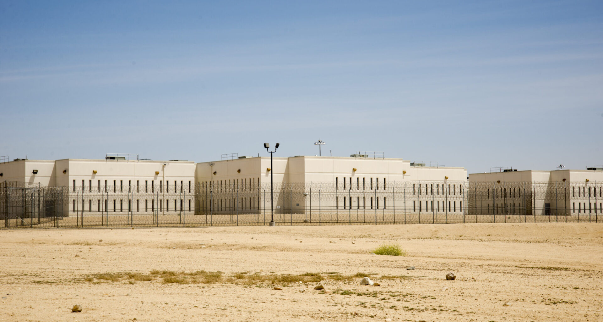 California’s newest ICE center has 1,400 detainees. What Adam Schiff and Alex Padilla saw there • Long Beach Post News