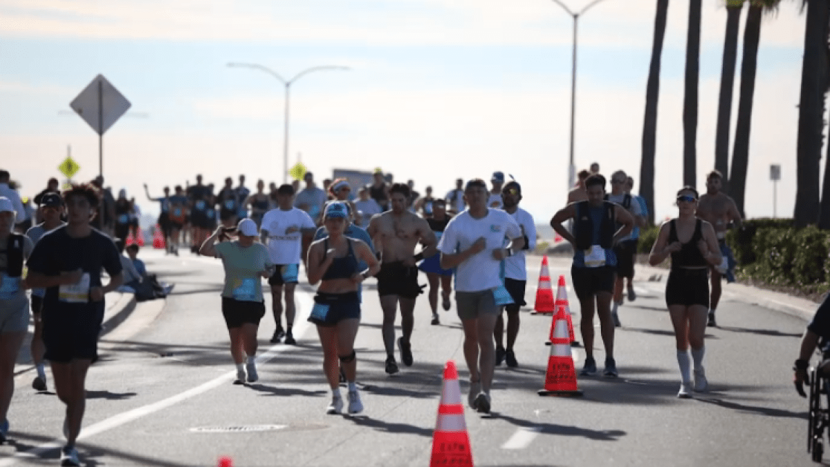 25-year-old runner dies after collapsing near finish line at Carlsbad Half Marathon – NBC 7 San Diego