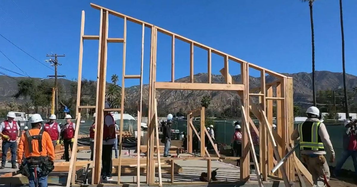 City of L.A. has approved less than half of applications to rebuild after wildfires