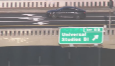 Officers chase suspected stolen car in LA – NBC Los Angeles