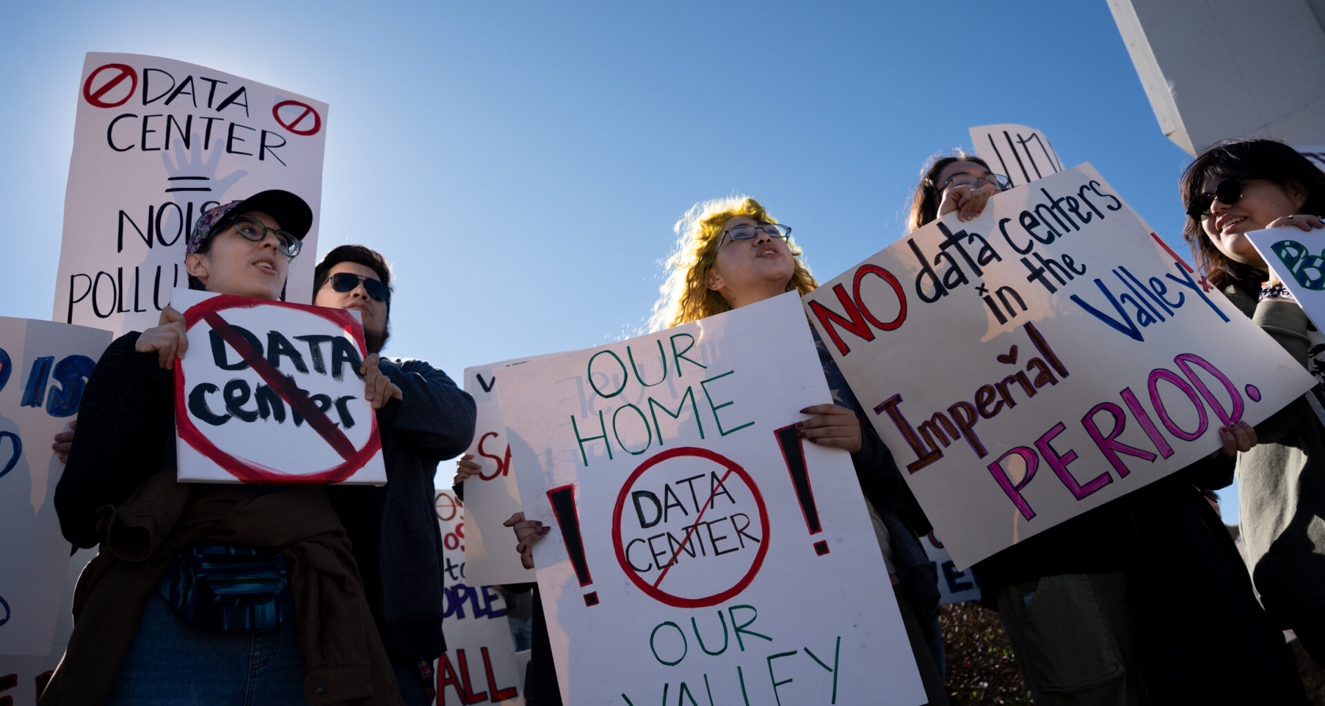 Oil drilling, data centers, pollution disputes loom in 2026