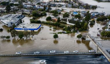 Heavy rain, high tides cause flooding along stretch of Northern California :: WRAL.com