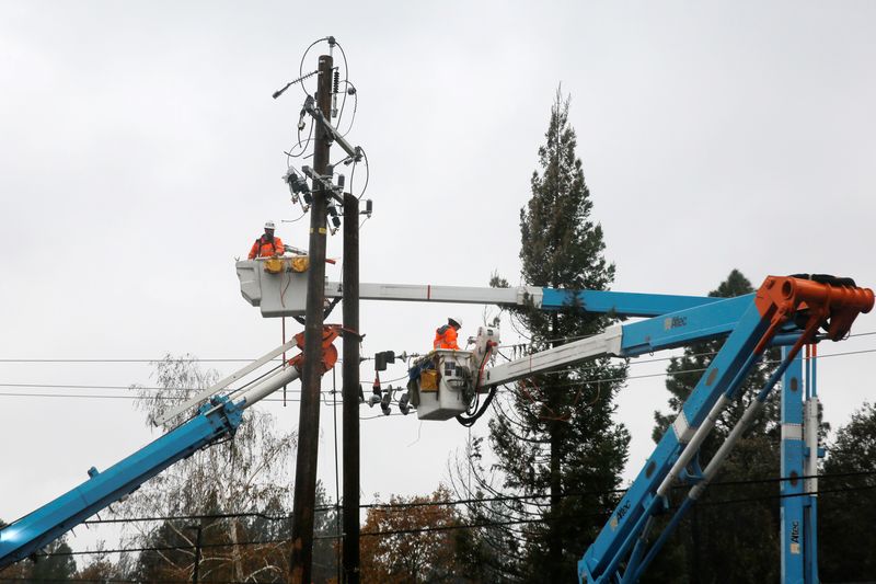 PG&E reaches $100 million shareholder settlement over 2017, 2018 California wildfires