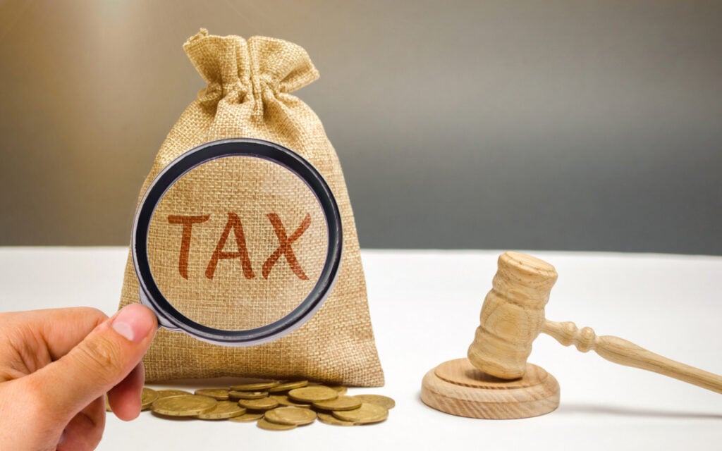 Chamath Palihapitiya Says People Worth $500 Billion 'Scrambled And Left California' Over Billionaire Tax, Warns That It Will Deepen Budget Deficit