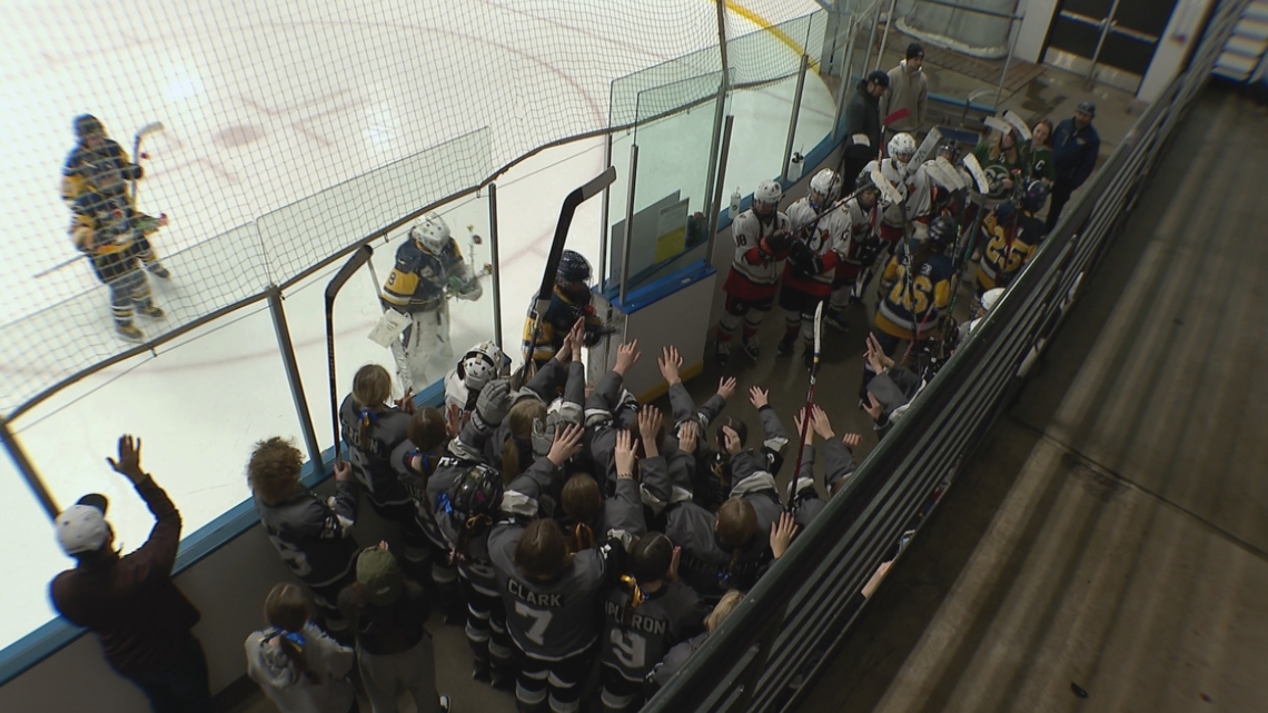 Support pours in as California youth hockey team plays days after I-70 crash