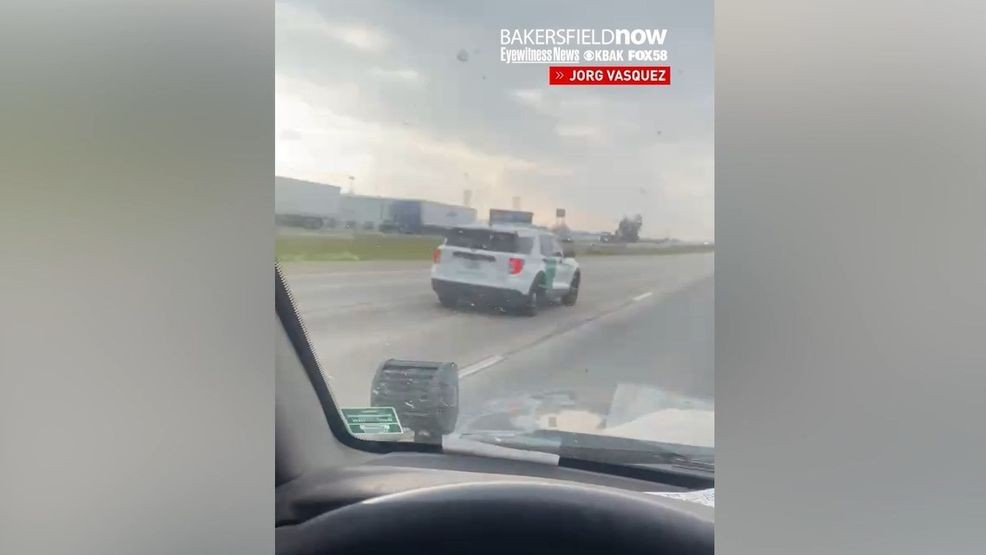 {p}There are reports circulating on social media about Customs and Border Patrol agents making stops and taking people into custody in Kern County. PHOTO: Jorg Vazquez{/p}