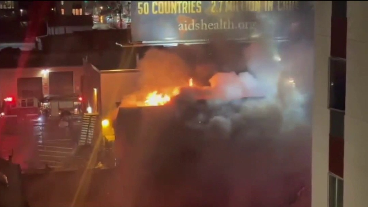 Fire extinguished by firefighters in West Oakland 