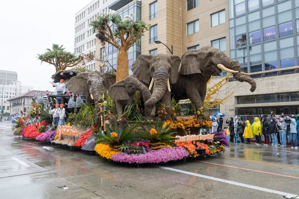 San Diego Zoo Wildlife Alliance’s “Giant Strides Together” float wins Grand Marshal Award at 137th Rose Parade.