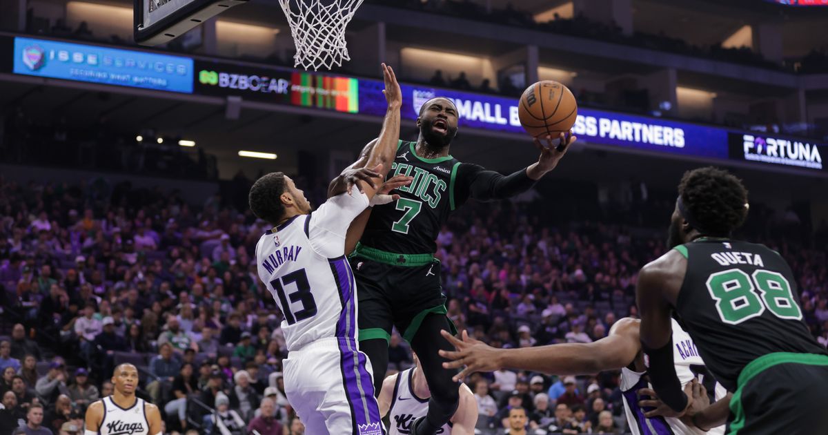 Brown scores 29 points and Celtics pull away in 4th quarter for 120-106 win over Kings :: WRAL.com