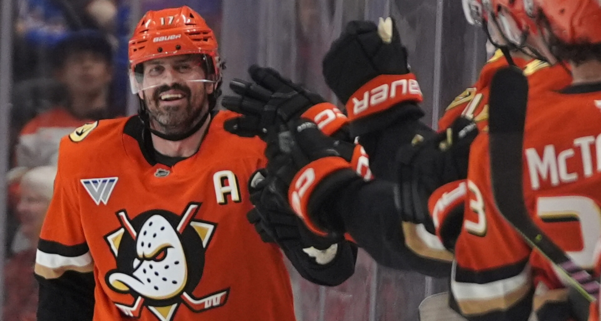 Ducks hold off Rangers 5-3 for 4th straight win following 9-game losing streak