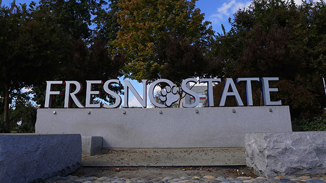 Image of the Fresno State sign