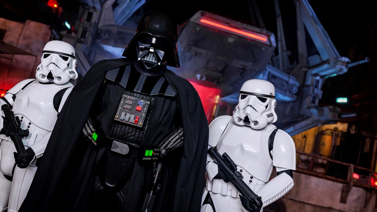 Darth Vader and other classic icons will soon roam Disneyland’s Galaxy’s Edge – NBC Los Angeles