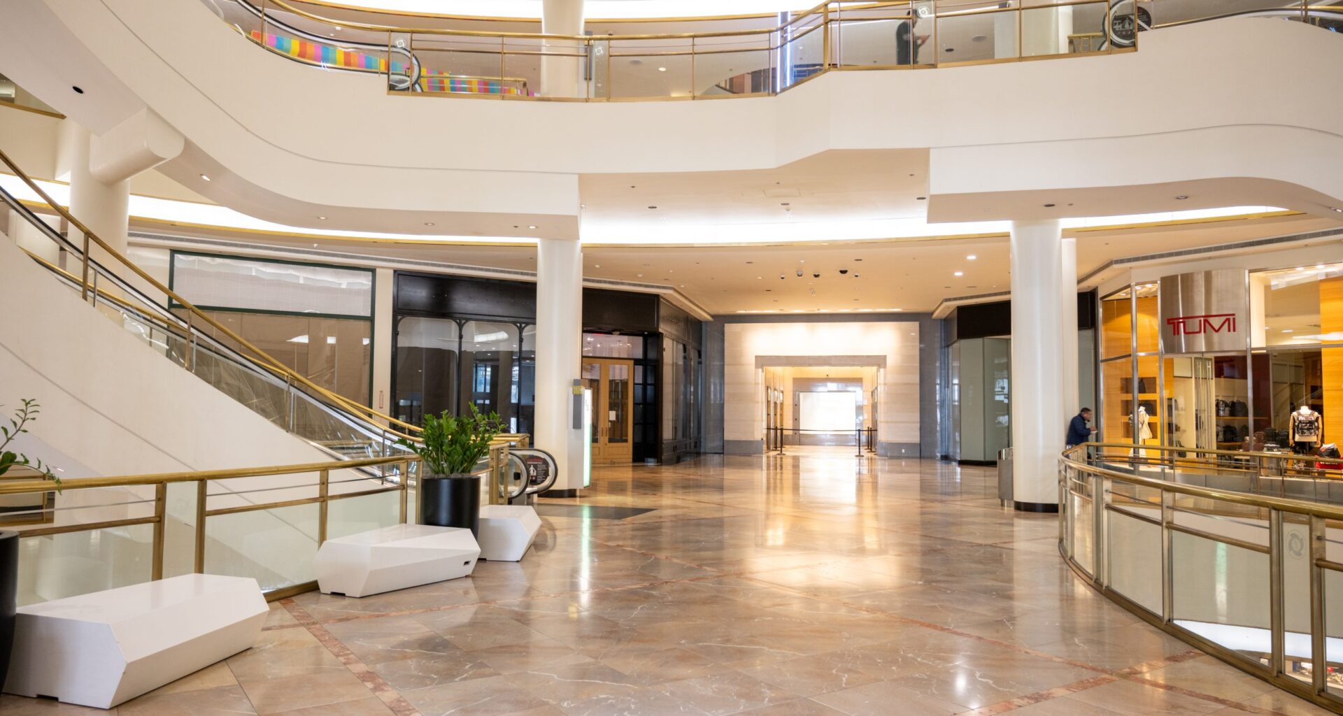 Clock runs out: San Francisco Centre to close Monday