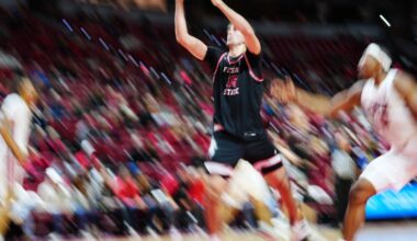 Fresno State splits week, sits at 7-9.