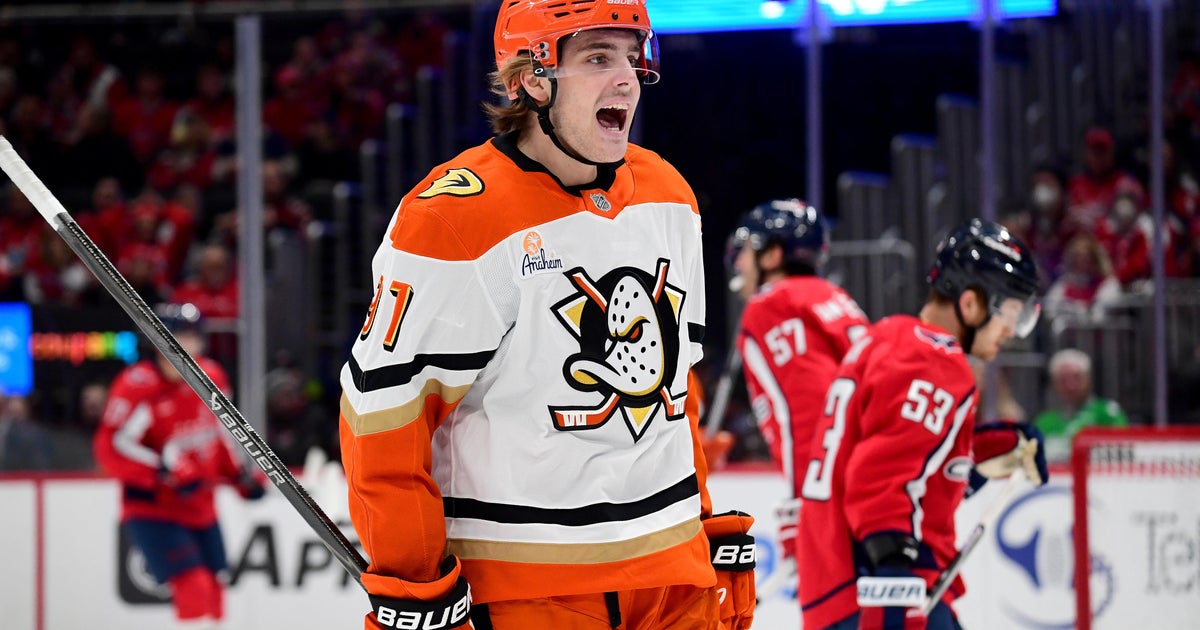 Ducks' Leo Carlsson out 3-5 weeks with thigh injury, threatening his OIympic availability for Sweden