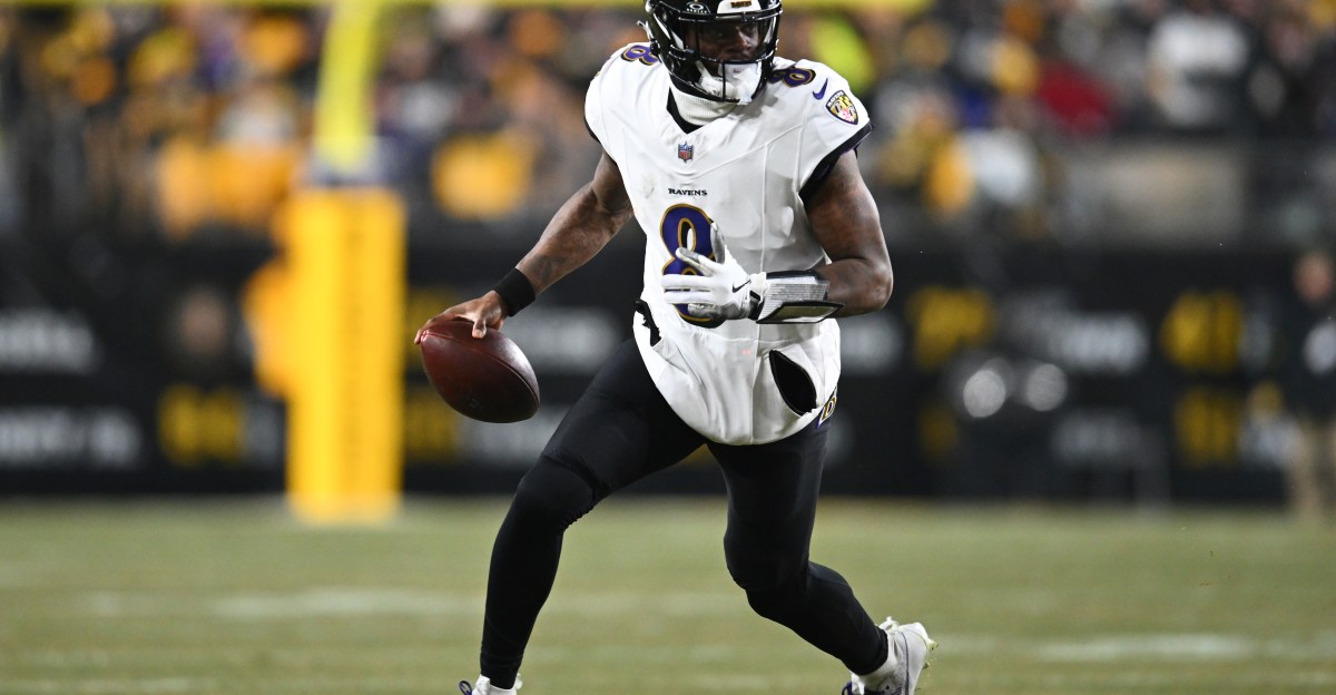 Pro/cons of Las Vegas Raiders trading for Lamar Jackson