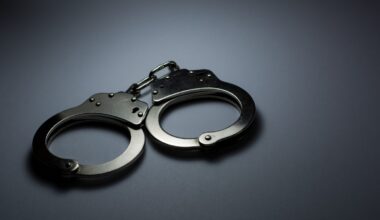 2 arrested for targeting elderly people in distraction thefts – NBC Los Angeles