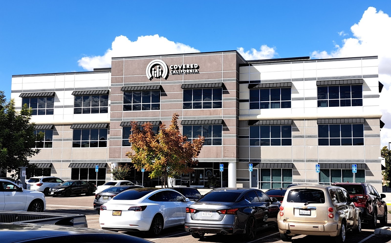 New Covered California enrollments dip amid tax-credit confusion, cost uncertainty