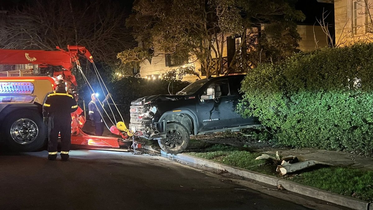 Stolen truck with trailer crashes into home in Piedmont – NBC Bay Area