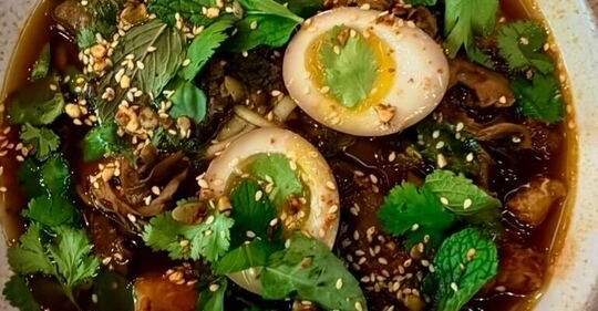 Le DräQ Is Not Just a Greatest-Hits Album