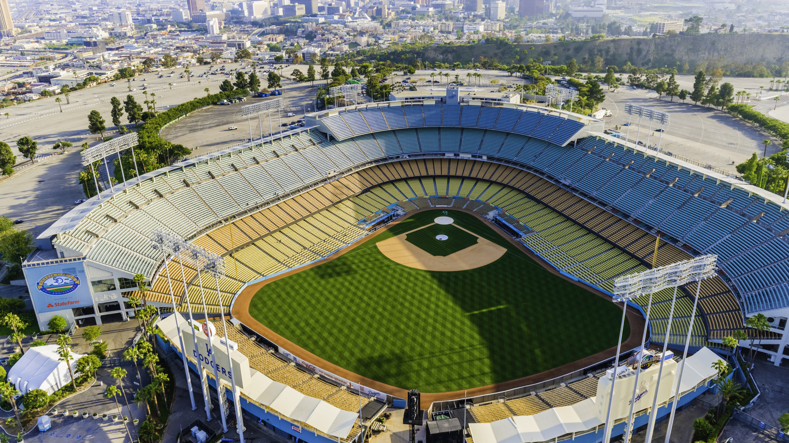 Dodger Stadium Gets Iconic California Burger Chain With New Partnership