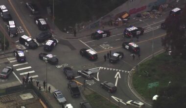 Oakland police chase vehicle wanted out of San Francisco