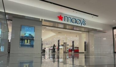 San Jose Valley Fair mall worker concerned about safety after recent smash-and-grab robbery