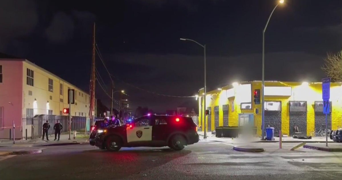 2 men charged in deadly East Oakland market triple shooting