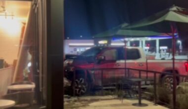 Rancho Cordova Starbucks temporarily closed after driver crashes into building