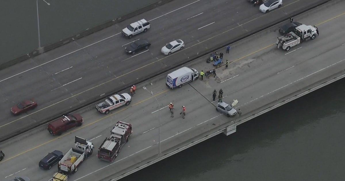 Fatal crash on San Mateo-Hayward Bridge blocks all westbound lanes