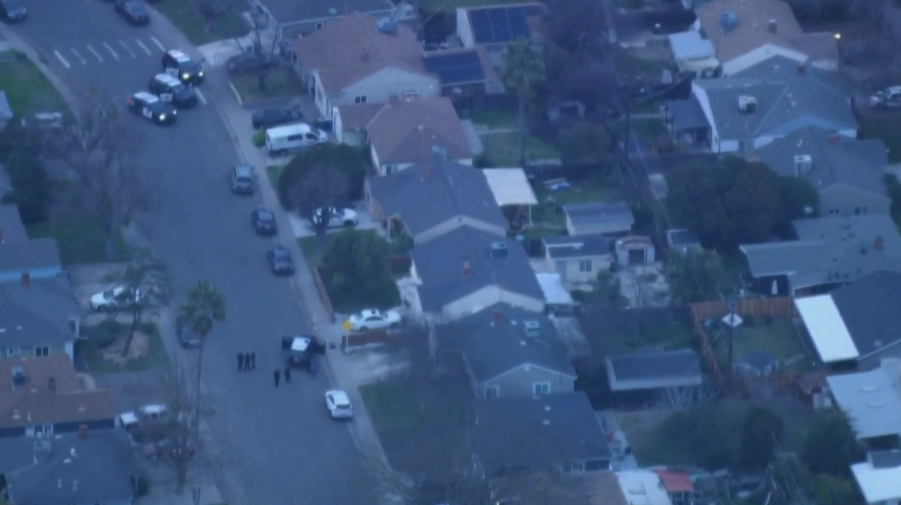 Suspect detained after officers respond to armed man barricaded in Sacramento residence