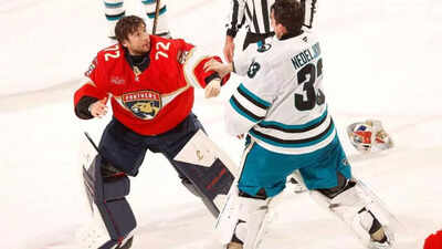 Heated goalie fight breaks out between Florida's Sergei Bobrovsky and San Jose's Alex Nedeljkovic