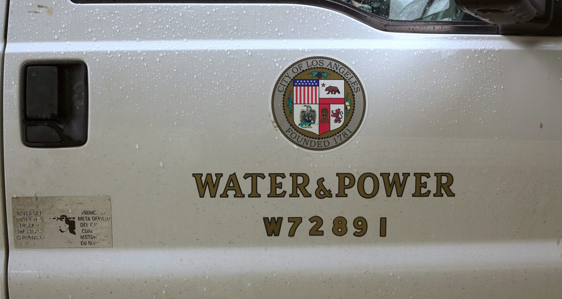 LADWP Crews Attend to Over 1,000 Power Outages