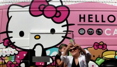 Hello Kitty Cafe Truck rolling into the Bay Area this month