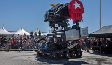 Hello Kitty Cafe Truck rolling into the Bay Area this month