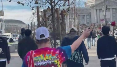 San Francisco pays tribute to Grateful Dead's Bob Weir with public memorial