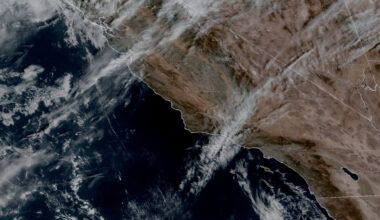 Santa Ana winds will produce warm weather across San Diego