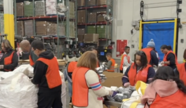 Hundreds of Oakland County volunteers help families with Forgotten Harvest