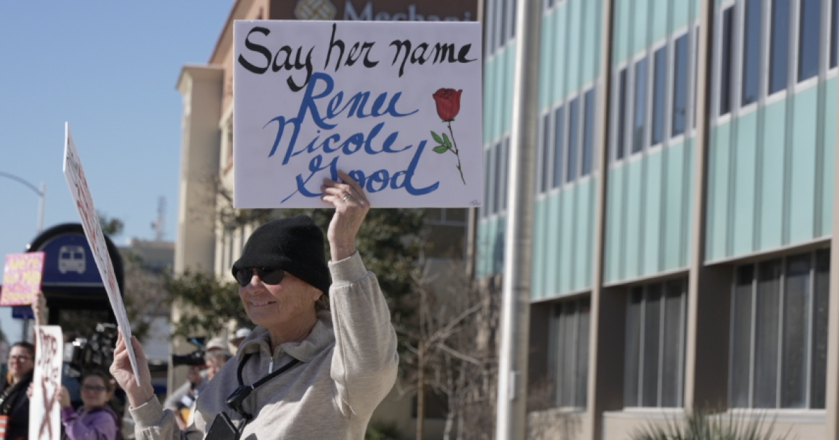 Bakersfield residents rally after ICE killing of Minnesota woman