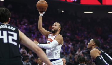 Brunson leaves Knicks' game in Sacramento with right ankle injury