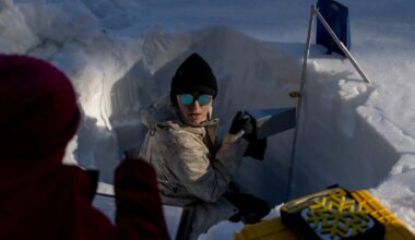 Record warmth brings below-average snowpack in California