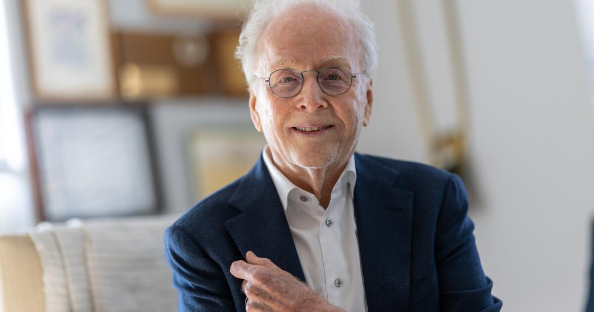 Beverly Hills psychiatrist Dr. Arnold Gilberg shares secrets in new book