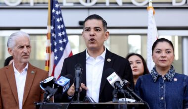 New message from top Democrats: The U.S. Justice Department can't be trusted