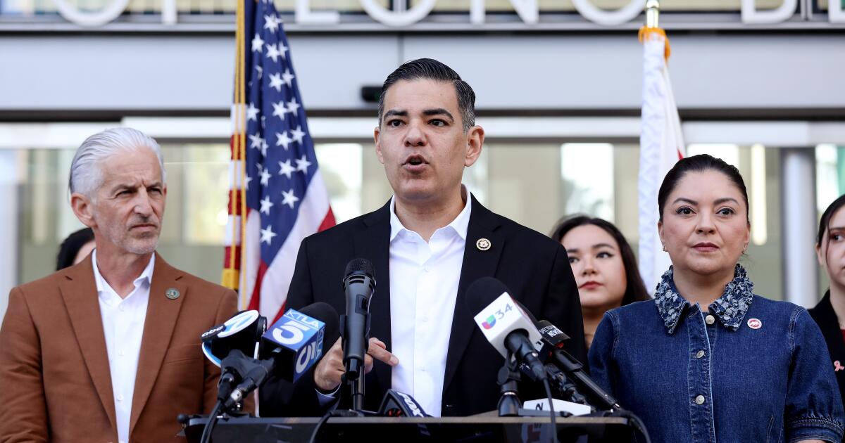 New message from top Democrats: The U.S. Justice Department can't be trusted