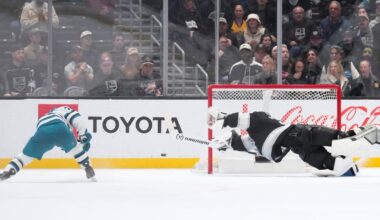 Kings lose late lead and are defeated by Sharks