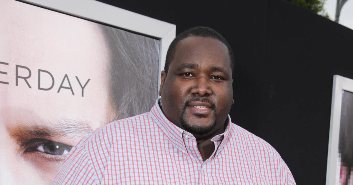 'Blind Side' star on life support, but improving, reports say
