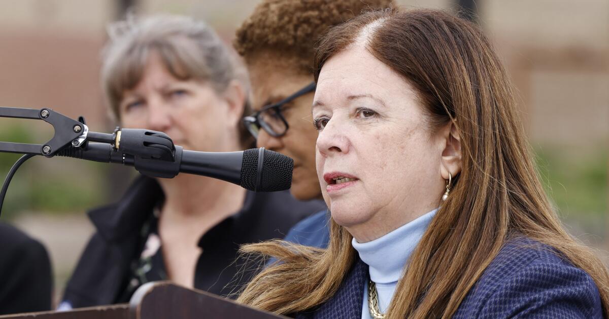 L.A. violated open meeting law with plan to clear homeless encampments, judge rules