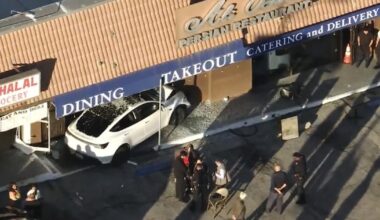 Tesla smashes into Granada Hills restaurant at lunchtime