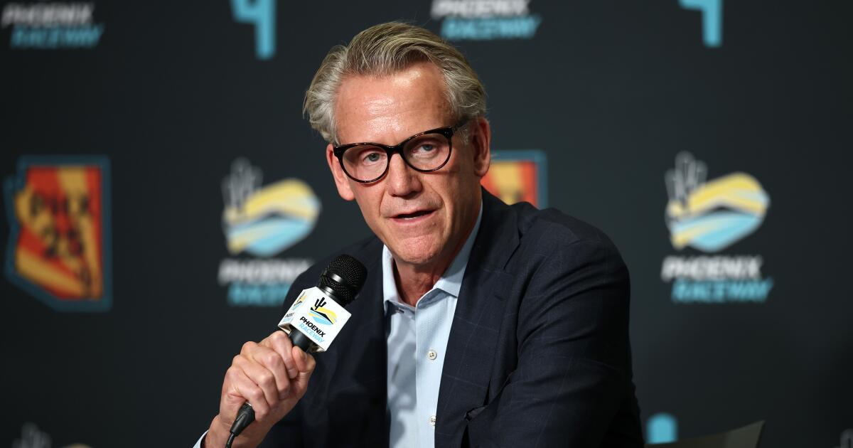 NASCAR commissioner Steve Phelps to step down after text controversy