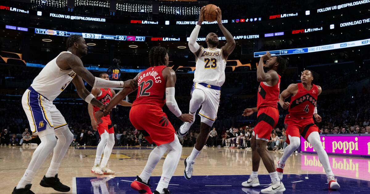 Deandre Ayton has big night as Lakers run past the Raptors